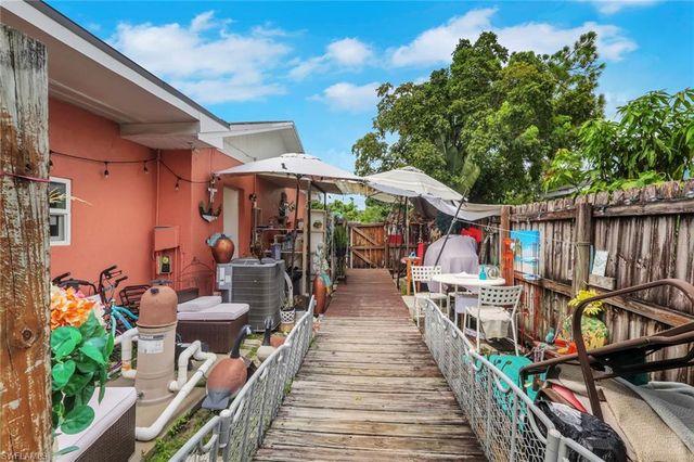 5424 21st PL SW, Naples, FL 34116