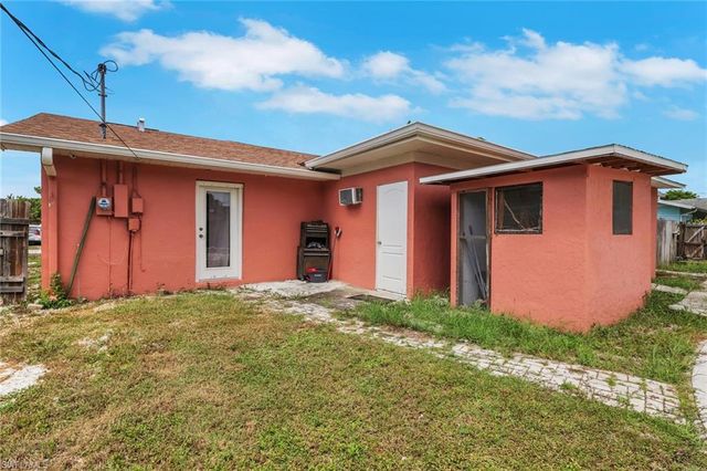 5424 21st PL SW, Naples, FL 34116