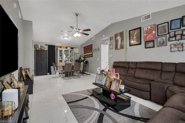 5424 21st PL SW, Naples, FL 34116