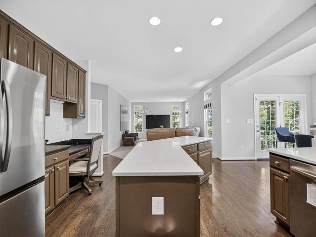 1712 ALLERFORD DR, Hanover, MD 21076