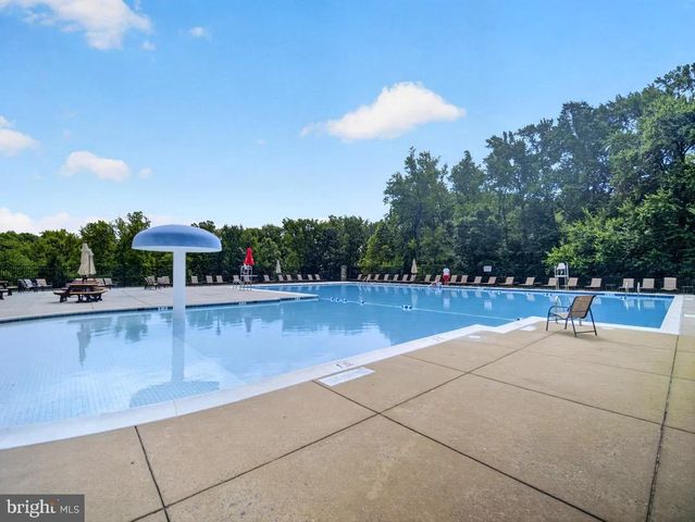 1712 ALLERFORD DR, Hanover, MD 21076