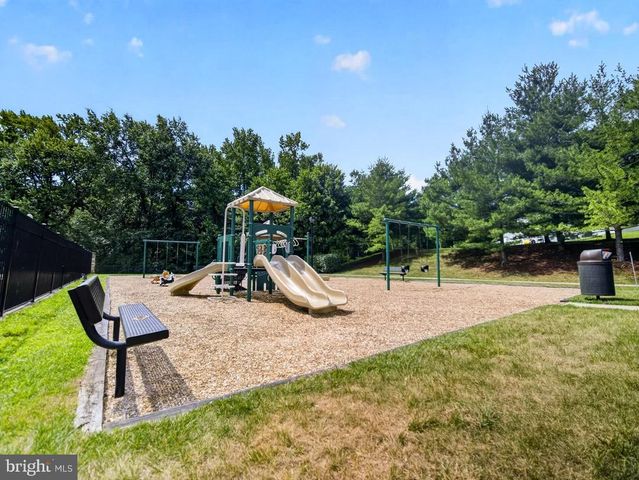 1712 ALLERFORD DR, Hanover, MD 21076
