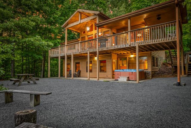 28 Hawkeye Ridge, Blue Ridge, GA 30513