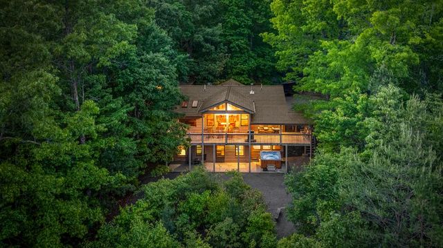 28 Hawkeye Ridge, Blue Ridge, GA 30513