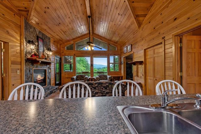 28 Hawkeye Ridge, Blue Ridge, GA 30513
