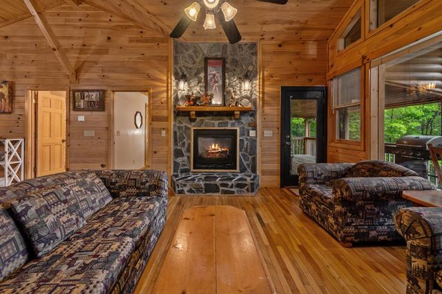 28 Hawkeye Ridge, Blue Ridge, GA 30513
