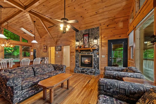 28 Hawkeye Ridge, Blue Ridge, GA 30513