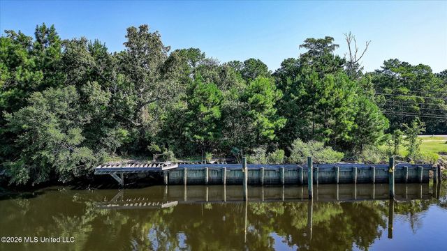 12209 Hickman Road, Biloxi, MS 39532