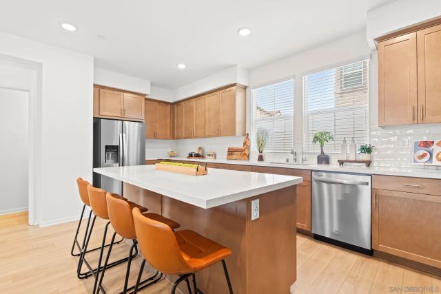 414 Carina Gln, Escondido, CA 92025