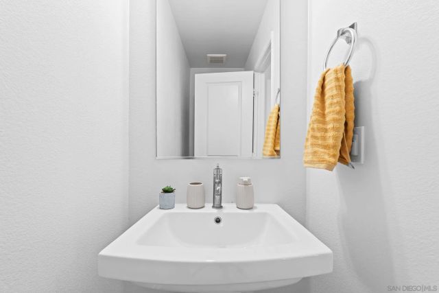 414 Carina Gln, Escondido, CA 92025