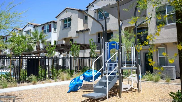 414 Carina Gln, Escondido, CA 92025