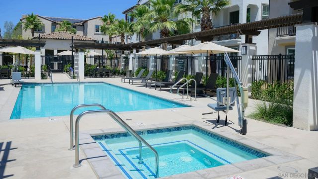 414 Carina Gln, Escondido, CA 92025