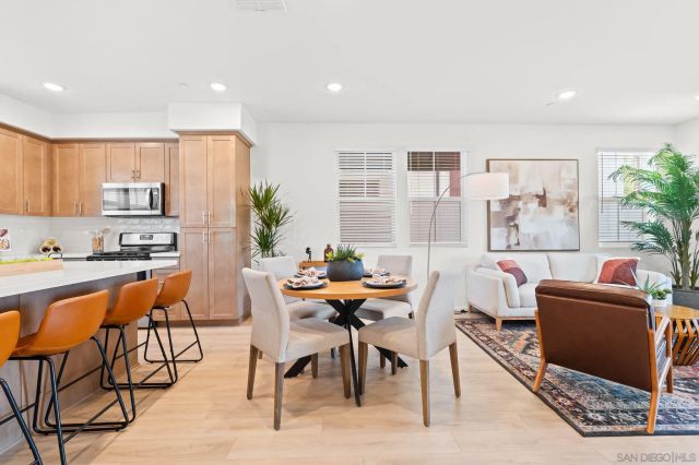 414 Carina Gln, Escondido, CA 92025