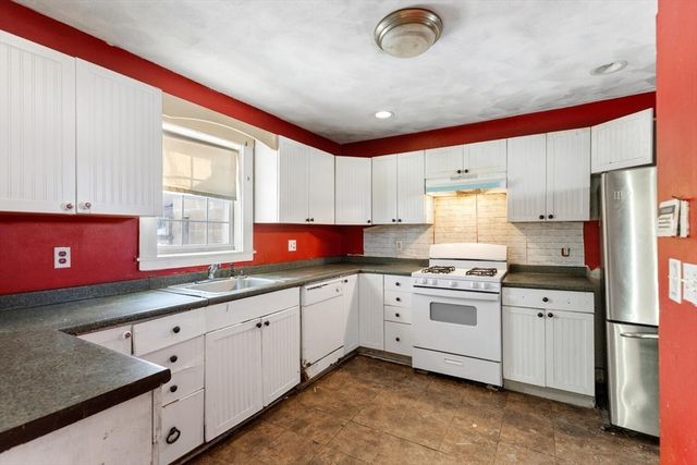 26 Sagamore St, Lynn, MA 01902