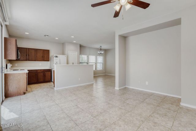 6415 W SOPHIE Lane, Laveen, AZ 85339