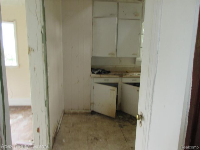 2217 Raskob Street, Flint, MI 48504