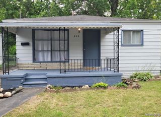 606 E Milton Avenue, Hazel Park, MI 48030