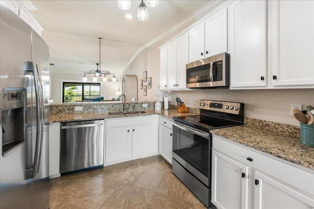 5557 PALMER CIRCLE 202, Bradenton, FL 34211