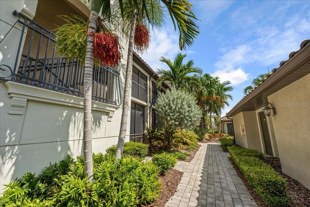 5557 PALMER CIRCLE 202, Bradenton, FL 34211