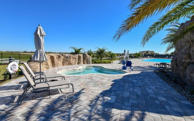 5557 PALMER CIRCLE 202, Bradenton, FL 34211