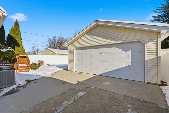 3940 N 83rd STREET, Milwaukee, WI 53222