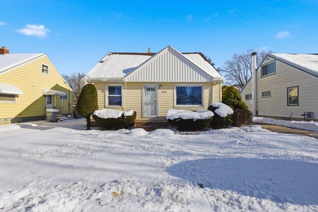 3940 N 83rd STREET, Milwaukee, WI 53222