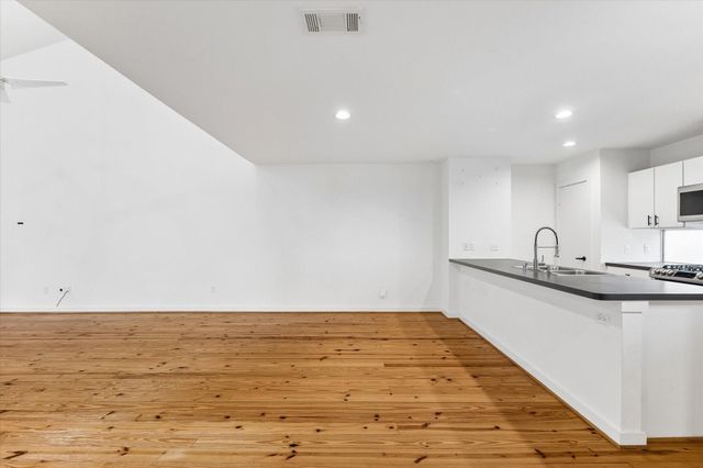 6130 Grand Boulevard, Houston, TX 77021
