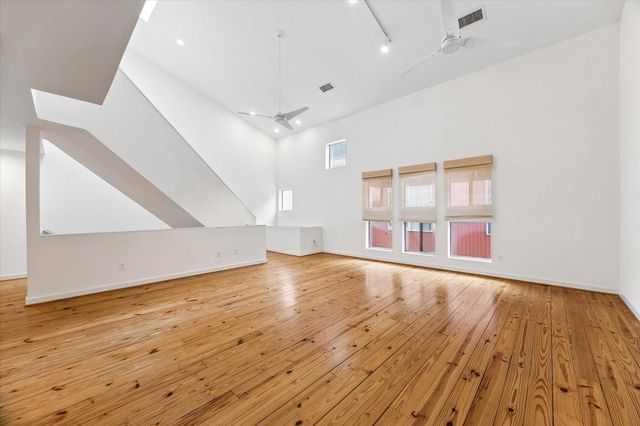 6130 Grand Boulevard, Houston, TX 77021