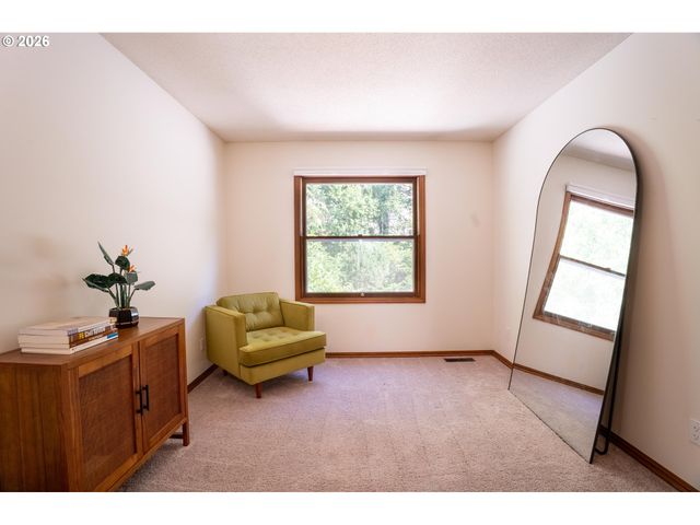 31 CHURCHILL DOWNS, Lake Oswego, OR 97035