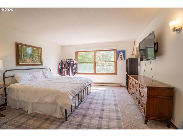 31 CHURCHILL DOWNS, Lake Oswego, OR 97035