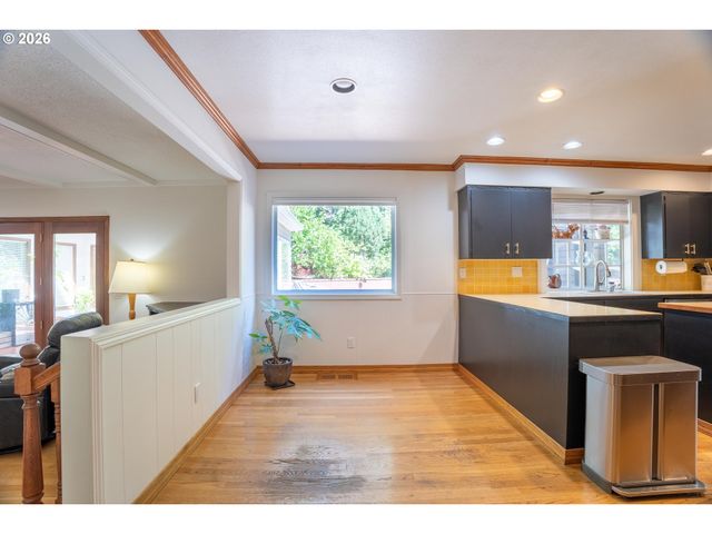 31 CHURCHILL DOWNS, Lake Oswego, OR 97035