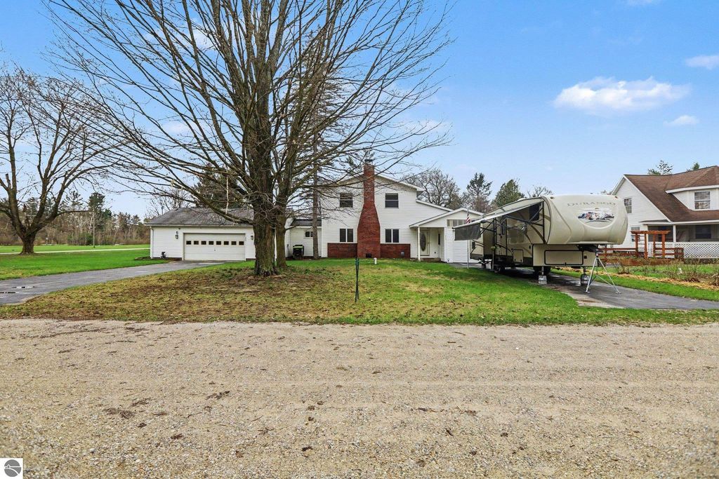 214 Sherman Street, Mesick, MI 49668