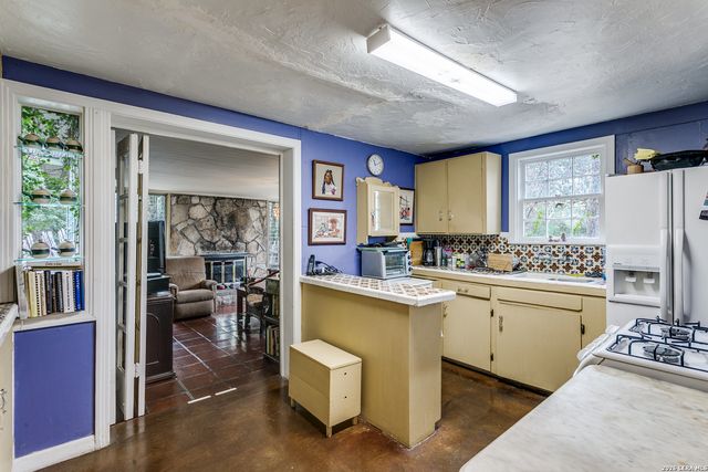 231 E Sunset, San Antonio, TX 78209