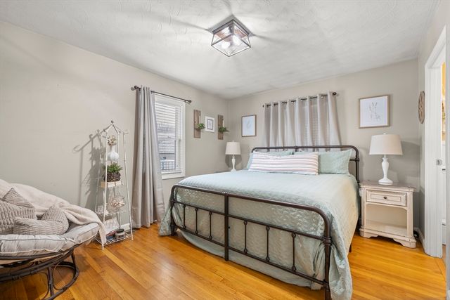 765 Pine Hill Dr, New Bedford, MA 02745