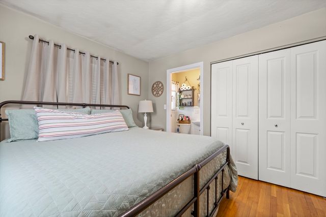 765 Pine Hill Dr, New Bedford, MA 02745