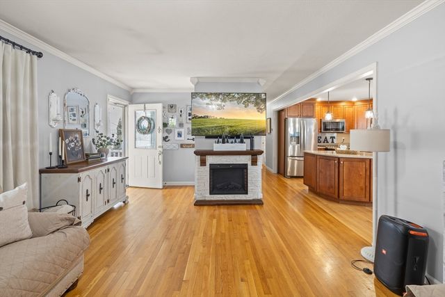 765 Pine Hill Dr, New Bedford, MA 02745