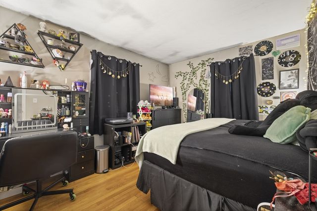 765 Pine Hill Dr, New Bedford, MA 02745