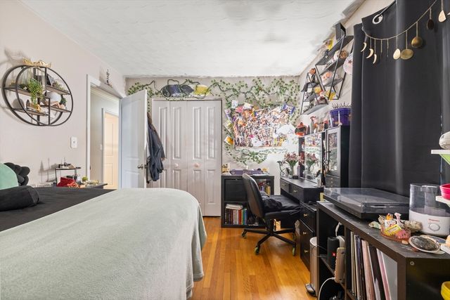 765 Pine Hill Dr, New Bedford, MA 02745