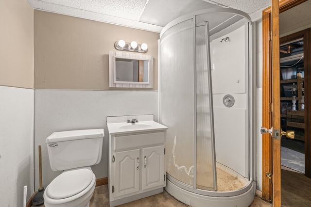 765 Pine Hill Dr, New Bedford, MA 02745