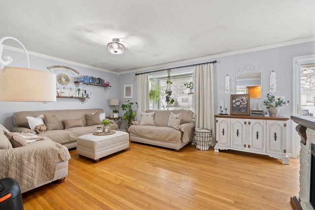 765 Pine Hill Dr, New Bedford, MA 02745