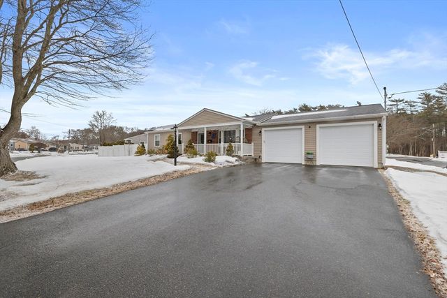 765 Pine Hill Dr, New Bedford, MA 02745