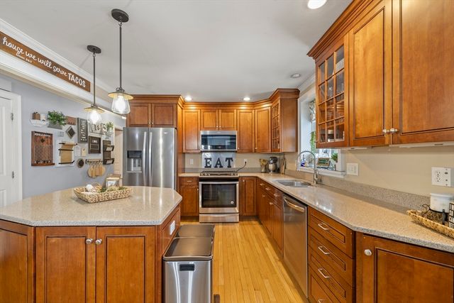 765 Pine Hill Dr, New Bedford, MA 02745