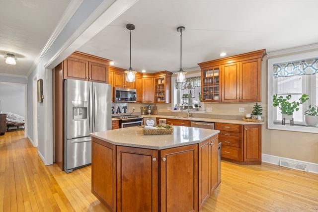 765 Pine Hill Dr, New Bedford, MA 02745