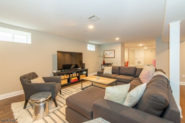 13 Mount Pleasant Pkwy, Livingston Twp., NJ 07039