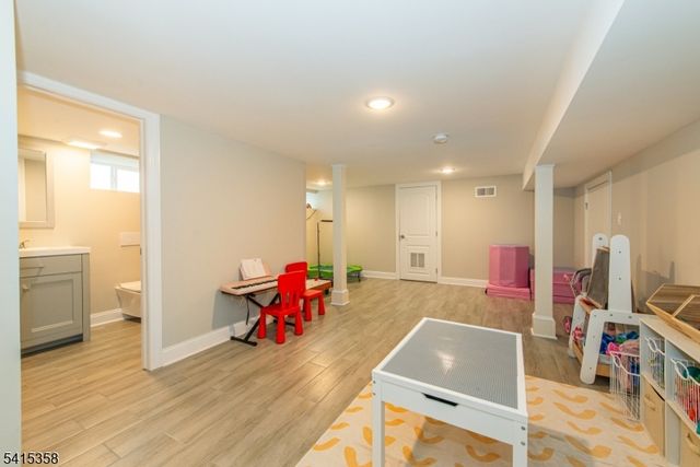 13 Mount Pleasant Pkwy, Livingston Twp., NJ 07039