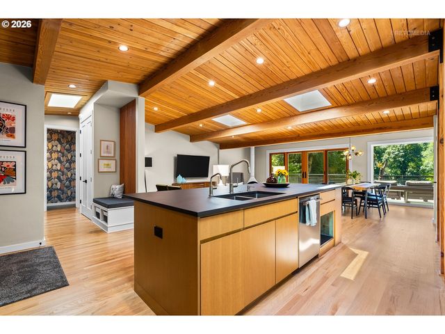 4550 DOGWOOD Dr, Lake Oswego, OR 97035