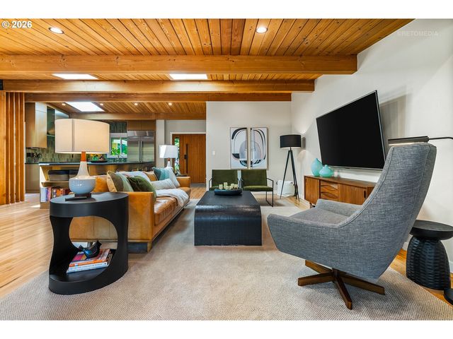 4550 DOGWOOD Dr, Lake Oswego, OR 97035