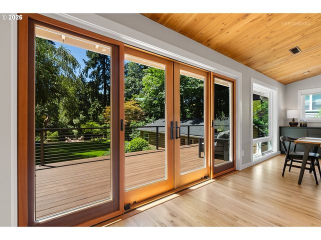 4550 DOGWOOD Dr, Lake Oswego, OR 97035