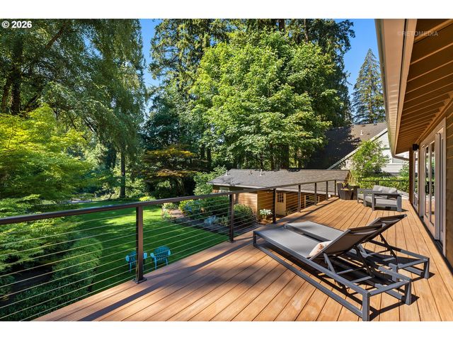 4550 DOGWOOD Dr, Lake Oswego, OR 97035