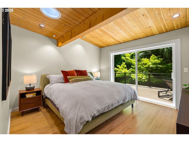 4550 DOGWOOD Dr, Lake Oswego, OR 97035